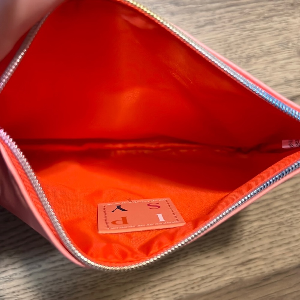 2/$10 Ipsy Makeup Bag - June 2021 - Picture 4 of 4